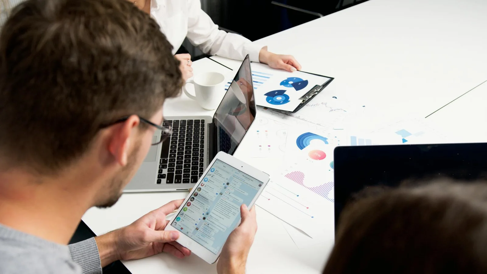 Cómo aumentar conversiones con IA: Estrategias prácticas para empresas en Colombia