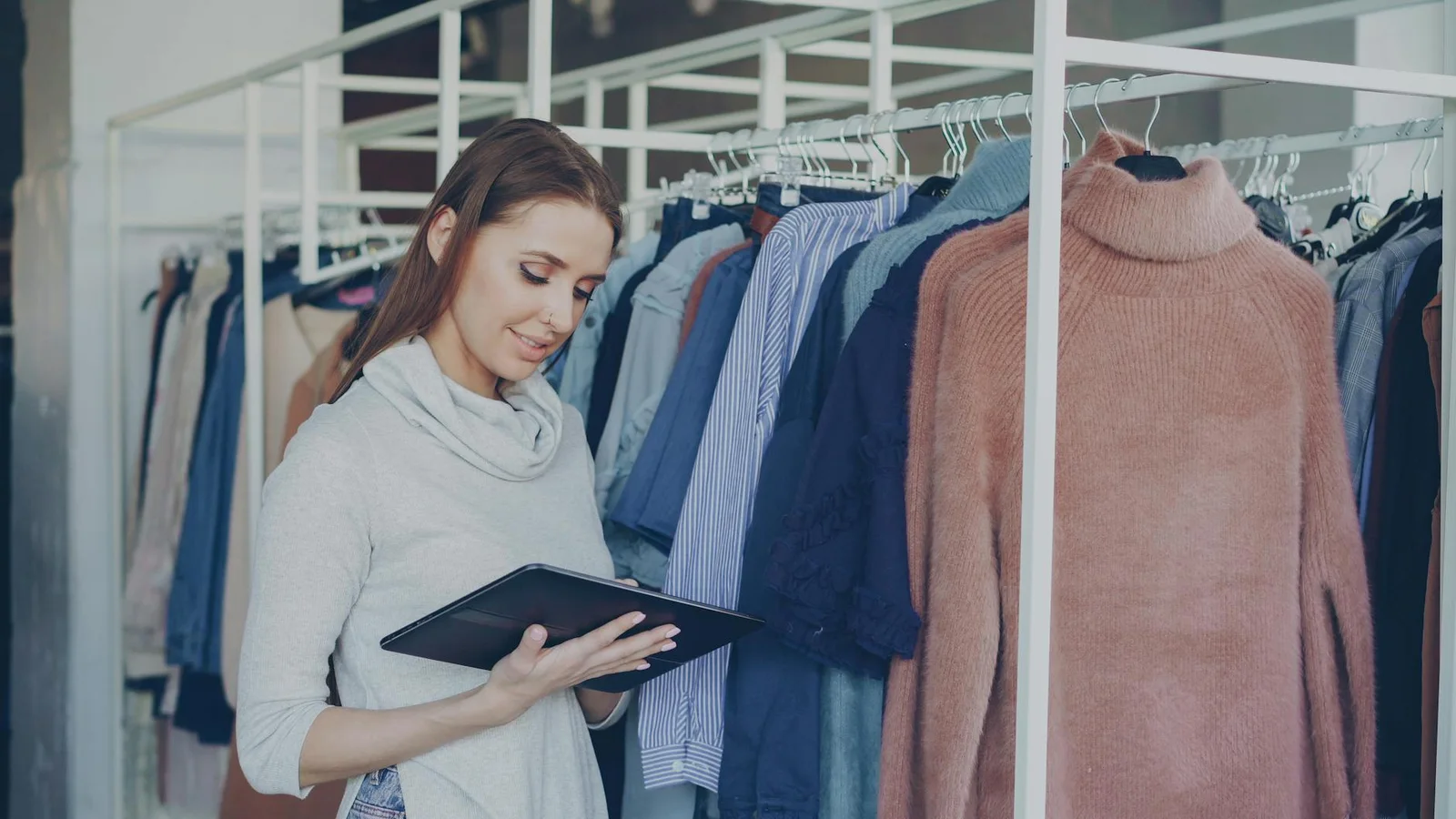 Cómo usar IA para detectar intención de compra y automatizar ventas en Colombia