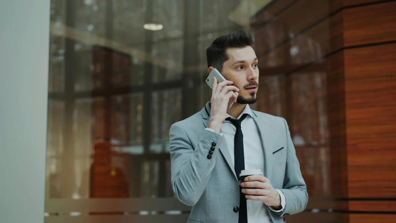 Pierdes clientes por no responder rápido en redes: cómo la automatización con IA te salva